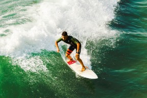 mk体育-“胡利安·门德斯的快速突破与精准传球，带领阿根廷美洲狮队攻占世界舞台”