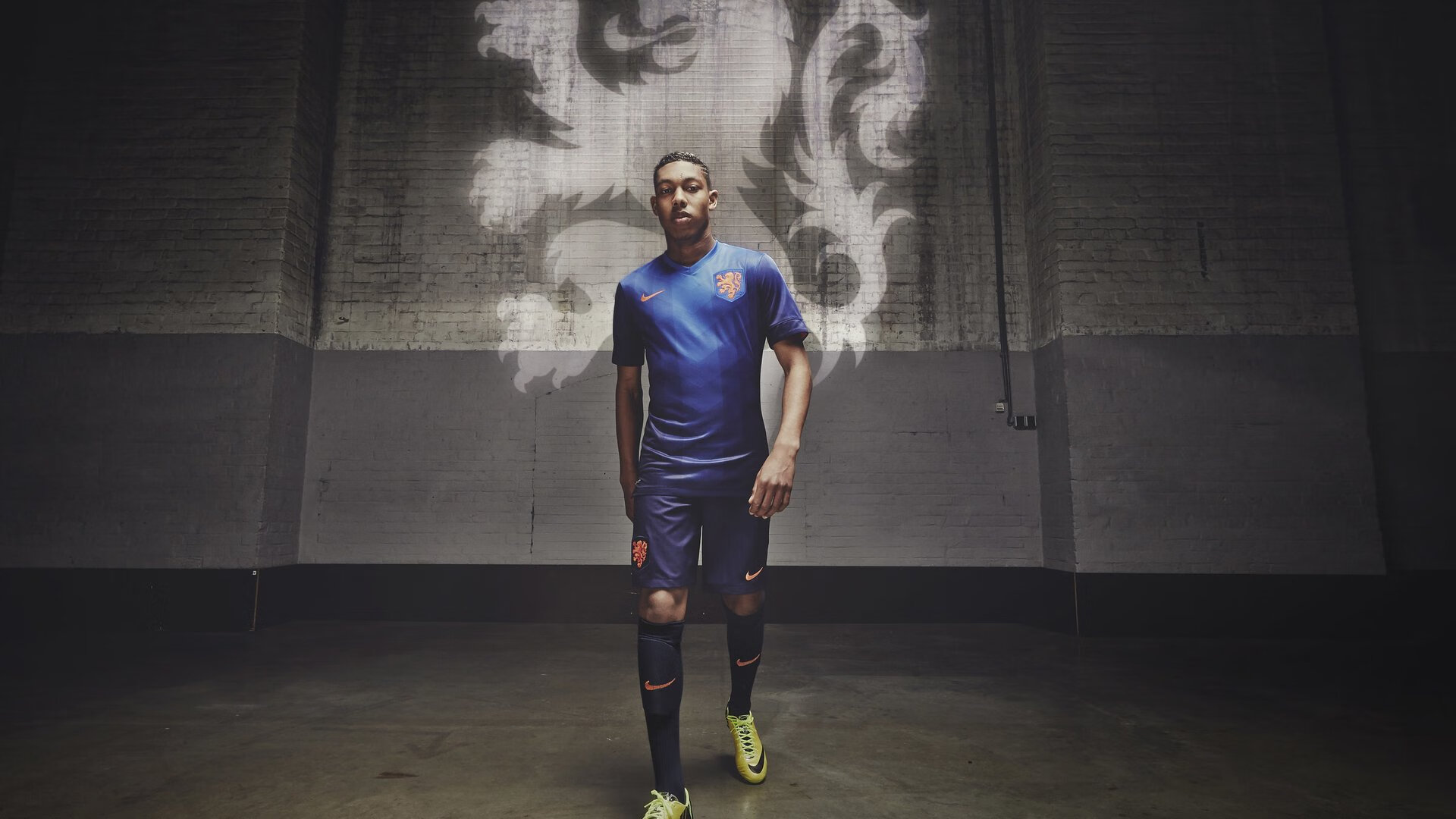 比赛节奏断裂是否影响中场球员判断与站位,球队节奏