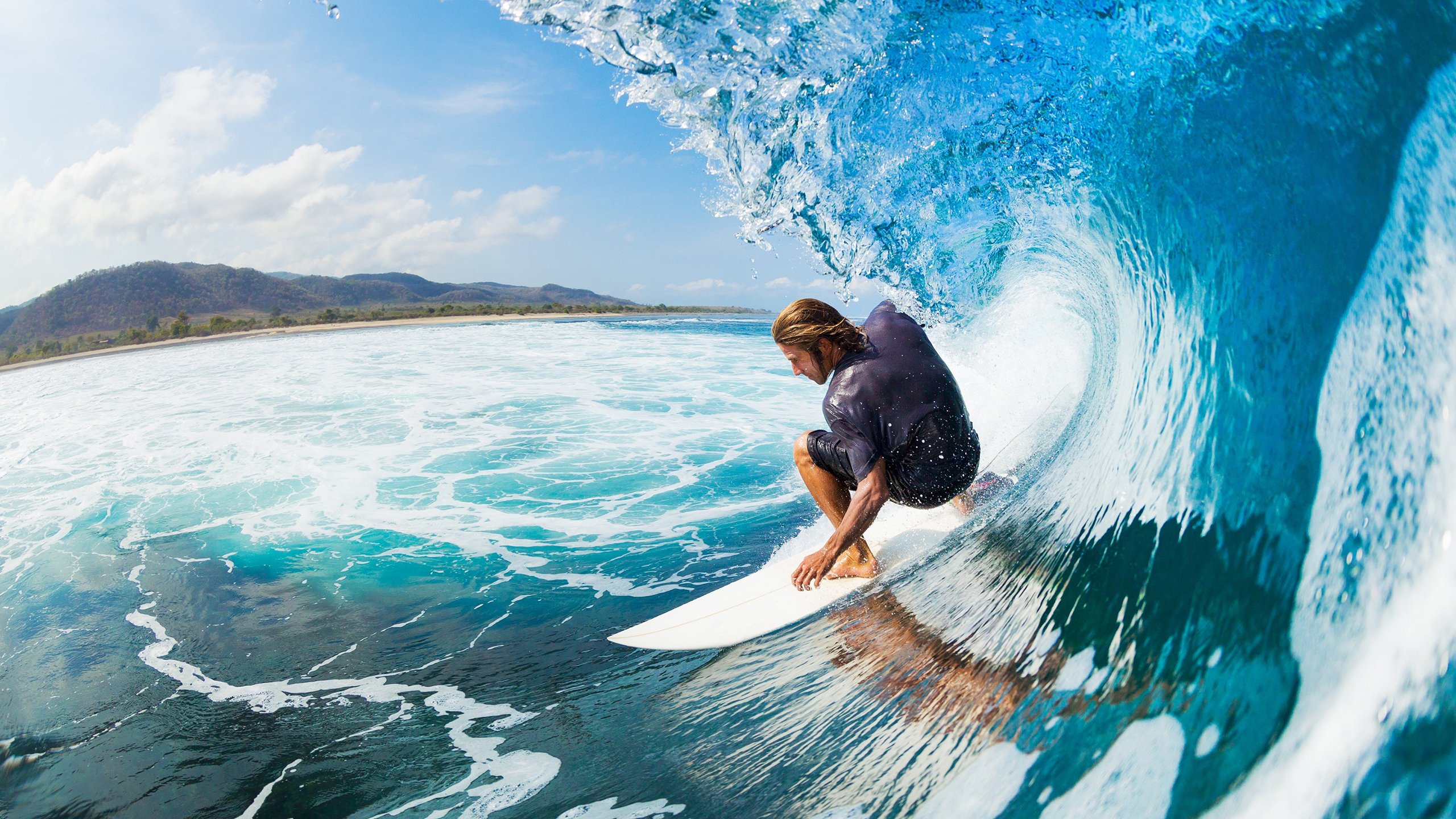 男泳新星闪耀国际舞台,男子泳装表演